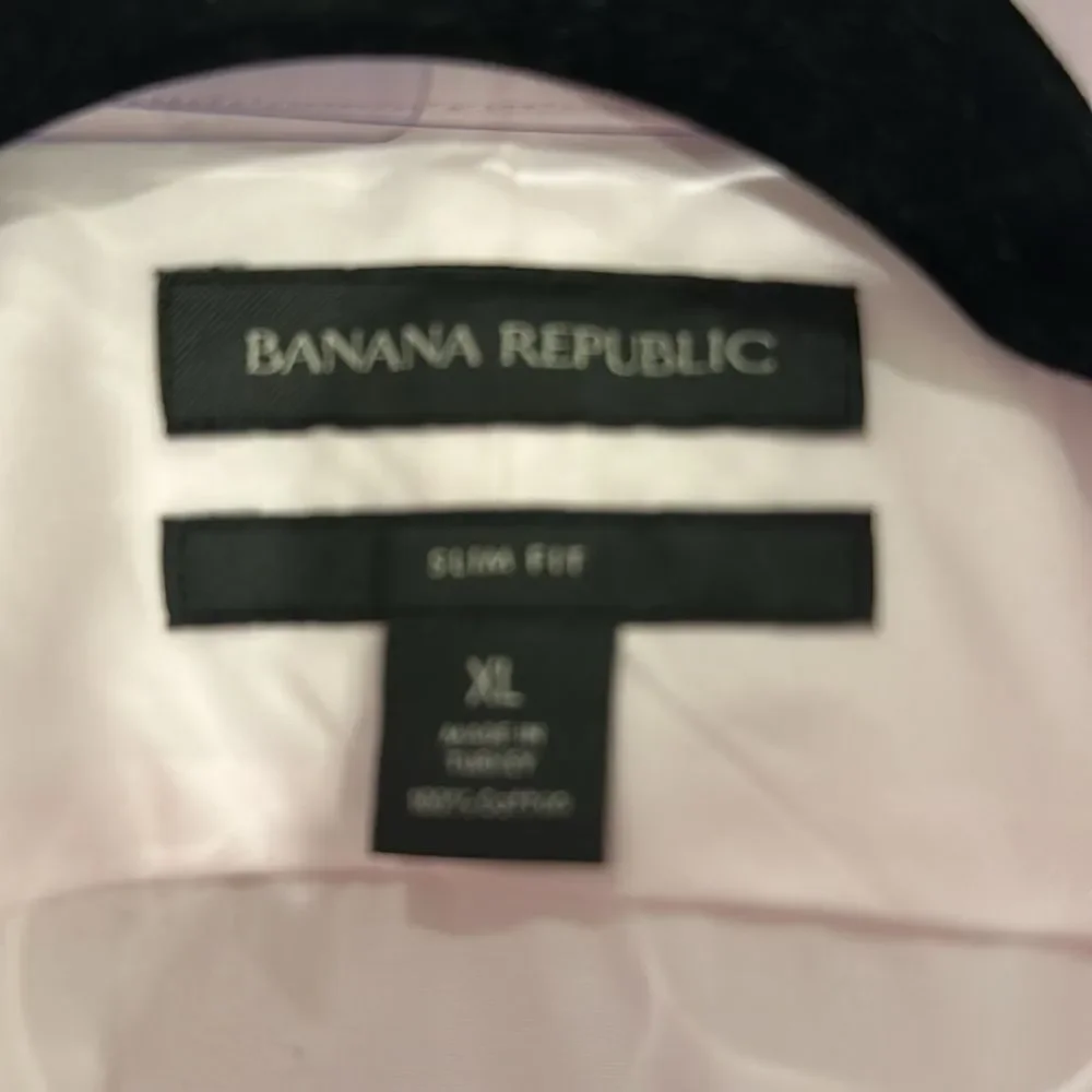 Banana Republic poplin dress shirt. NWT